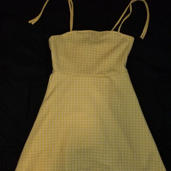 Yellow Dress - Picture 1 of 2